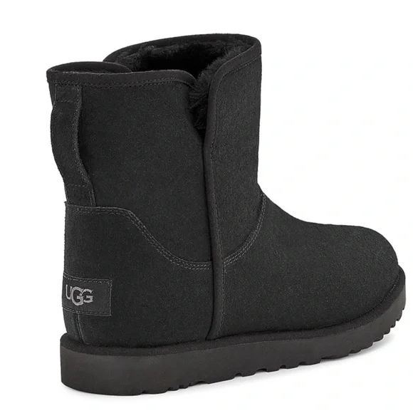 UGG- Cory II Bootie {women’s 10} - Picture 2 of 8